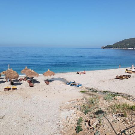 Natural Hostel Himare Exterior photo