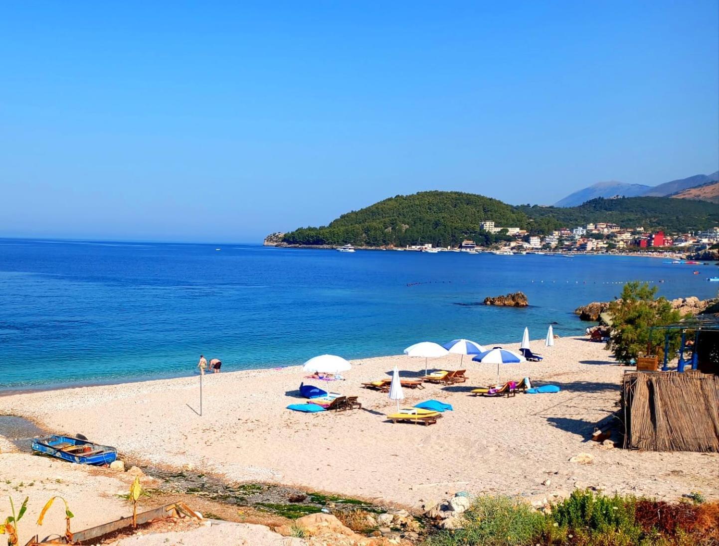 Natural Hostel Himare Exterior photo